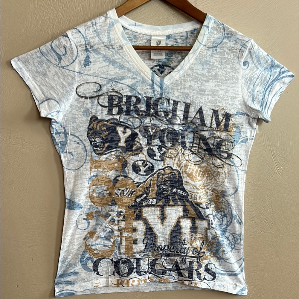 Brigham Young University Vintage Women’s Graphic Tee. Size Large.